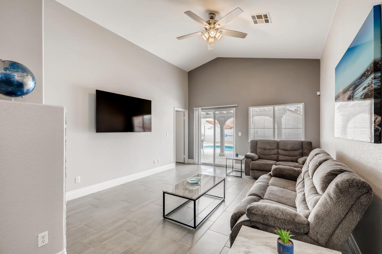 Luxurious House With A Pool, Spa, And Patio, Sleeps 6 Comfortably Las Vegas Esterno foto