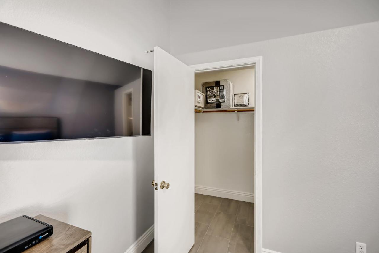 Luxurious House With A Pool, Spa, And Patio, Sleeps 6 Comfortably Las Vegas Esterno foto